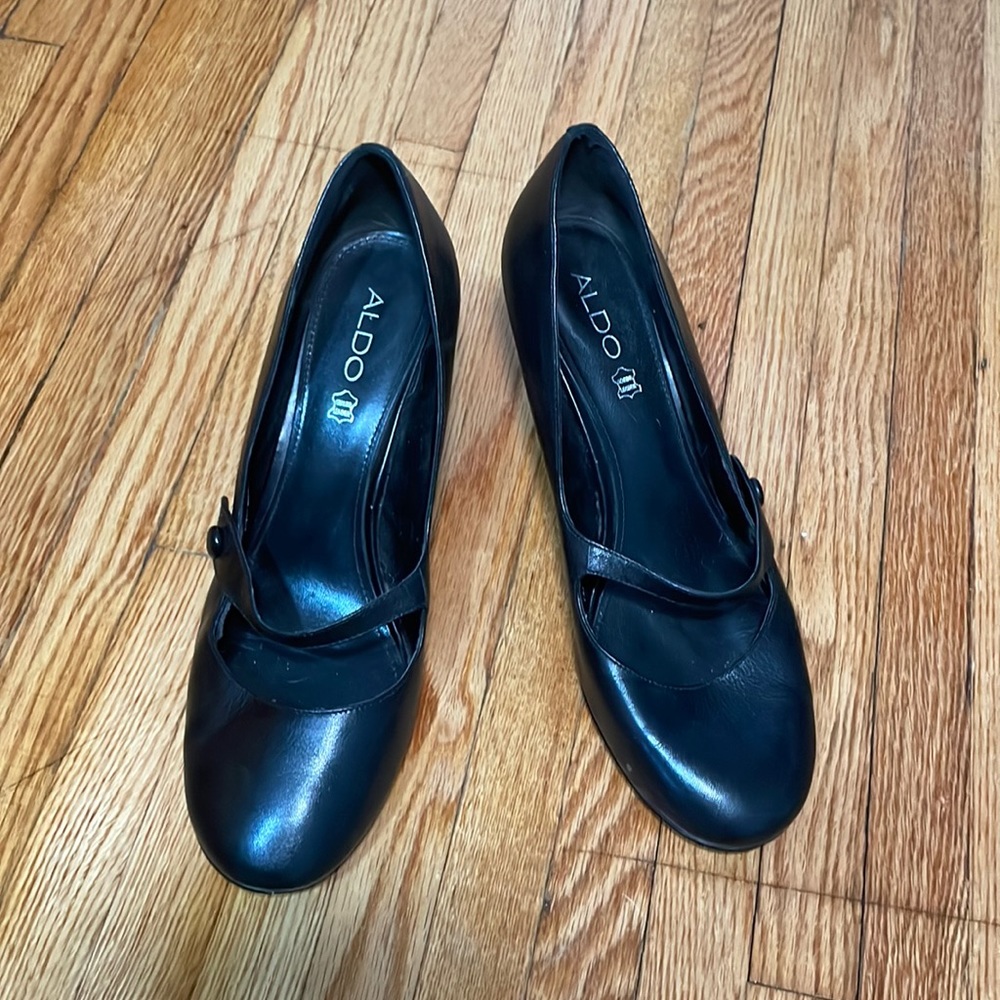 Aldo Black Pumps w/ Rounded Toe + Strap | size 41